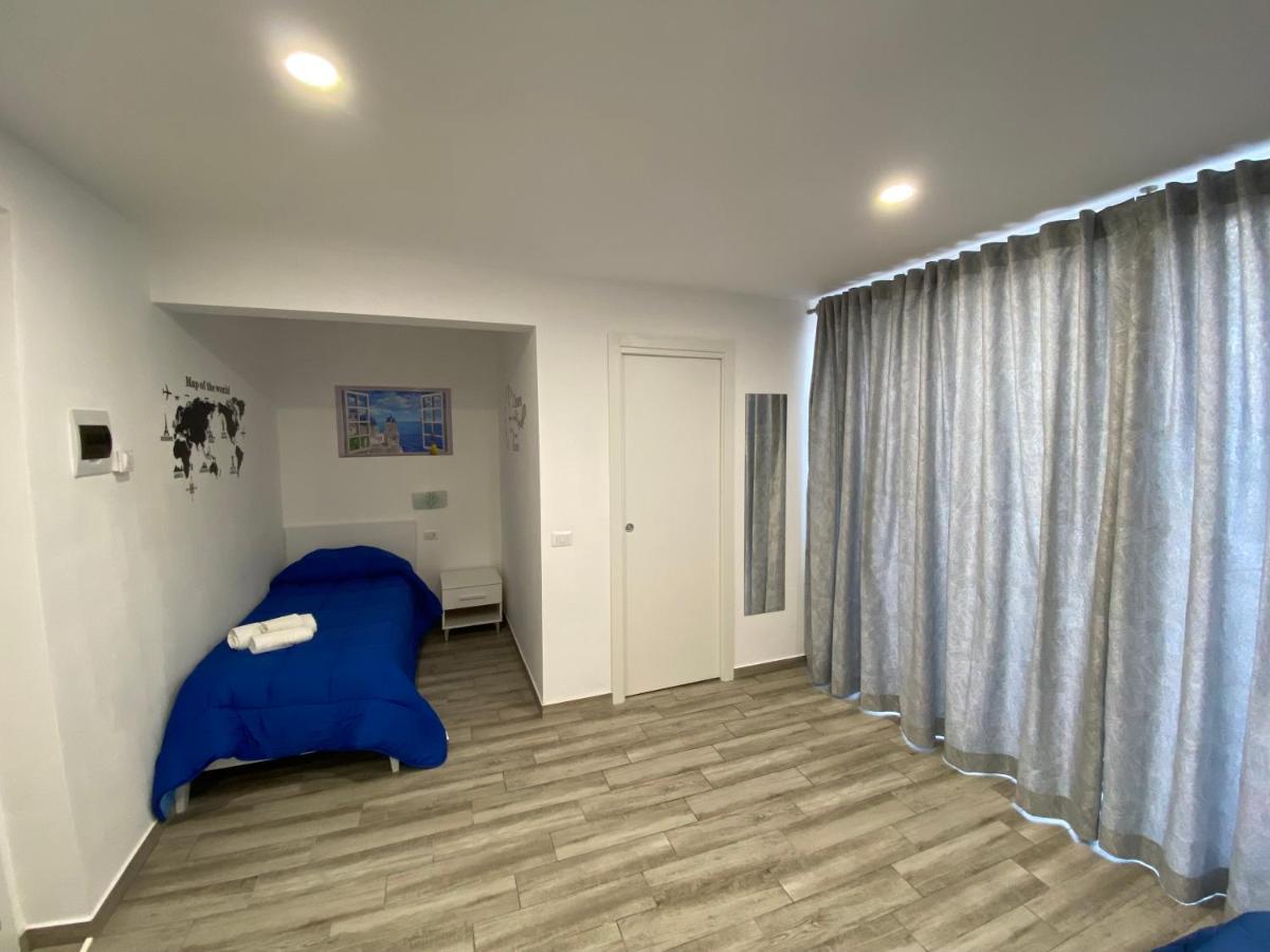 In Centro Rooms Vicino Cefalu Self-Chek-In Кампофеличе-ди-Роччелла Экстерьер фото