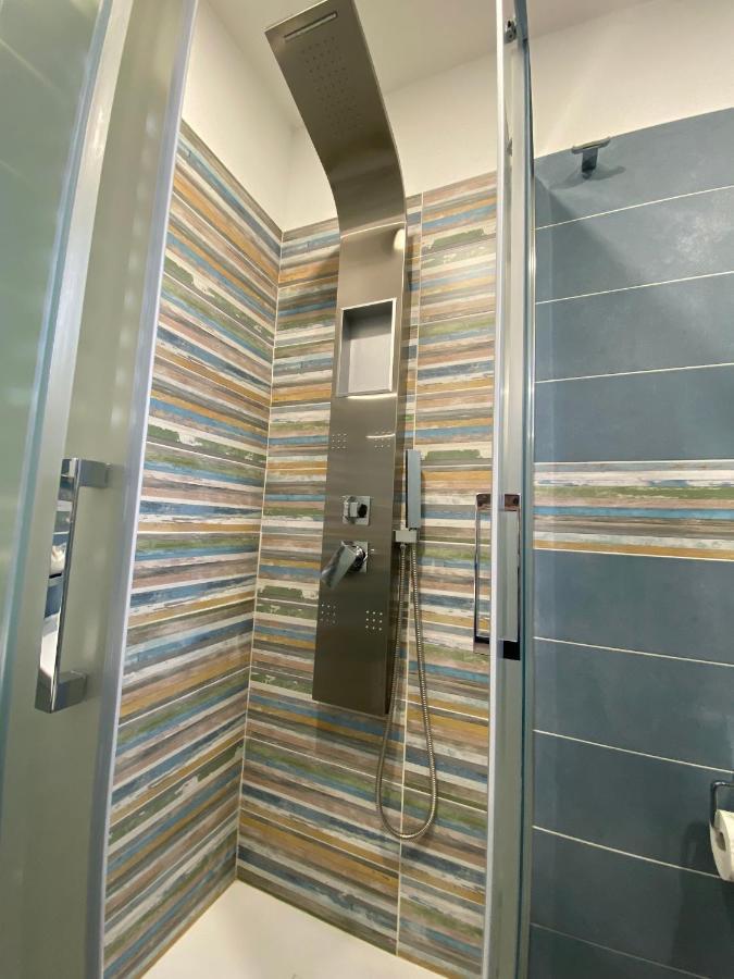 In Centro Rooms Vicino Cefalu Self-Chek-In Кампофеличе-ди-Роччелла Экстерьер фото