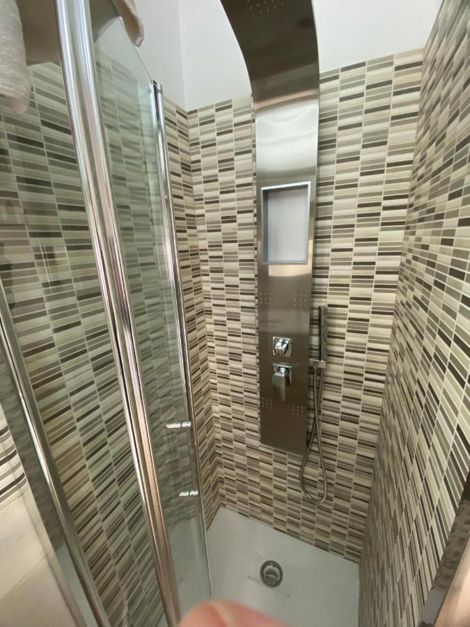 In Centro Rooms Vicino Cefalu Self-Chek-In Кампофеличе-ди-Роччелла Экстерьер фото