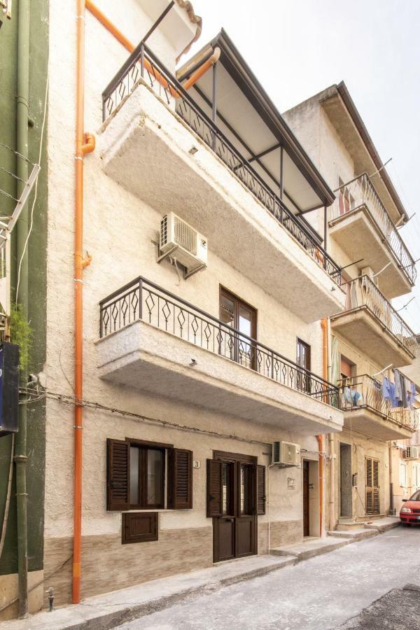In Centro Rooms Vicino Cefalu Self-Chek-In Кампофеличе-ди-Роччелла Экстерьер фото