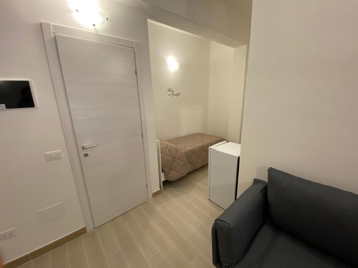 In Centro Rooms Vicino Cefalu Self-Chek-In Кампофеличе-ди-Роччелла Экстерьер фото